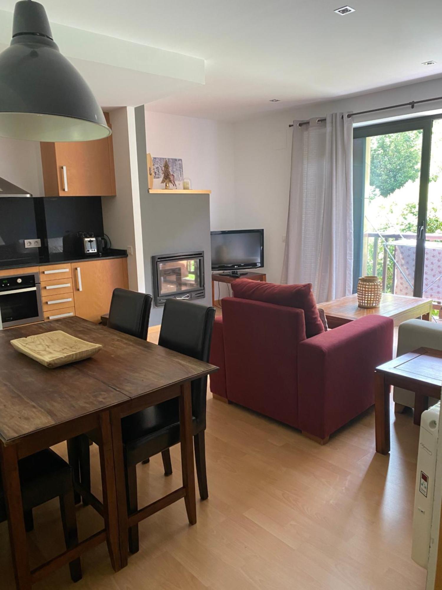 Apartament Hug Roger Valencia D'Aneu Eksteriør bilde